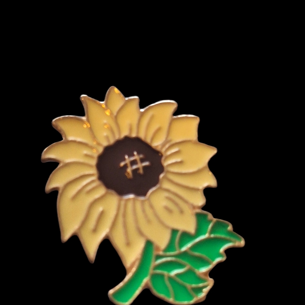 Vintage Sunflower Enamel Pin - Picture 2 of 5